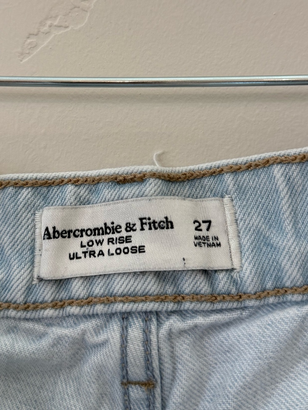 Abercrombie & Fitch Low Rise Ultra Loose Floral Embroidered Jean 27 - Picture 10 of 11